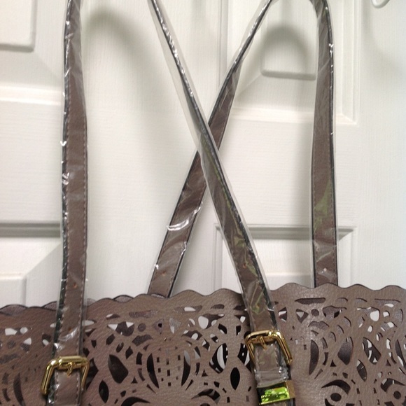 NWT Madi Studio style7769 upc 56809090027 Lazer cutout design.Still cased straps - Picture 2 of 8